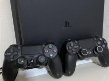Shitet ps4 ne super gjendje me 12 lojera.