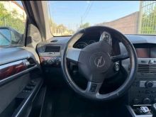 Shitet Opel Astra viti 2004