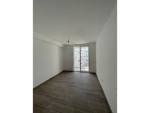 0692268458 Shitet, Apartament 2+1, Rruga 5 Maji, Tiranë.