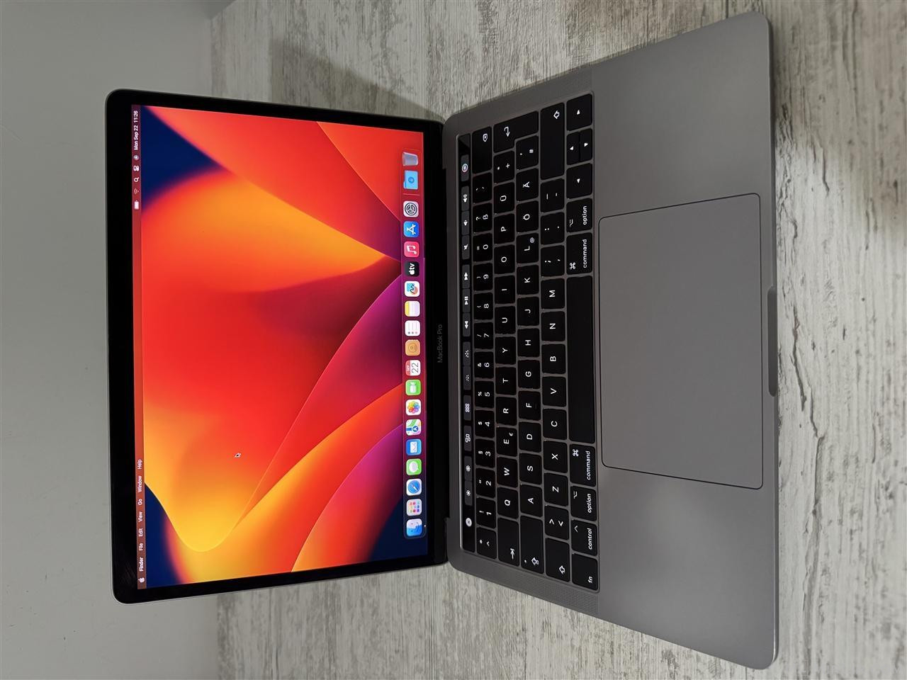 Shitet Macbook Pro 2017 16RAM i7