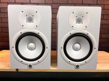 Yamaha HS8W powered studio monitors - White