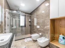 SHITET PENTHOUSE PRAKTIK PËR JETESË KOMODE!