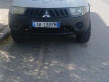 Mitsubishi l200- nderrohet me kamioncine sprinter