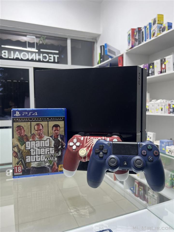 PLAY STATION 4