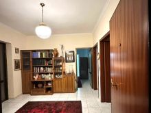Shitet apartament 3+1 tek Rruga Fortuzi