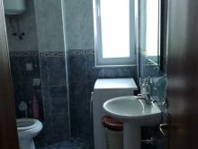 Shitet apartament 2+1 tek gjuhet e huaja 