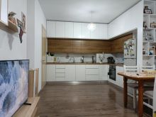 Shitet apartament 2+1+2 mbrapa Casa Italia 
