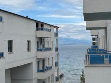SHITET & APARTAMENT PRANË LIQENIT – TUSHEMISHT, POGRADEC