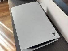 PlayStation 5 Digital Edition + 2 leva