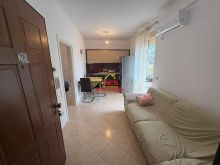 SHITET OSE JEPET ME QIRA APARTAMENT 1+1 TE 7 PALLATET, VLORË
