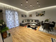 Apartament 2+1  + post parkimi per shitje ne Qender te durrs