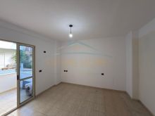 Shitet, Apartament 3+1 rruga Rrapo Hekali.