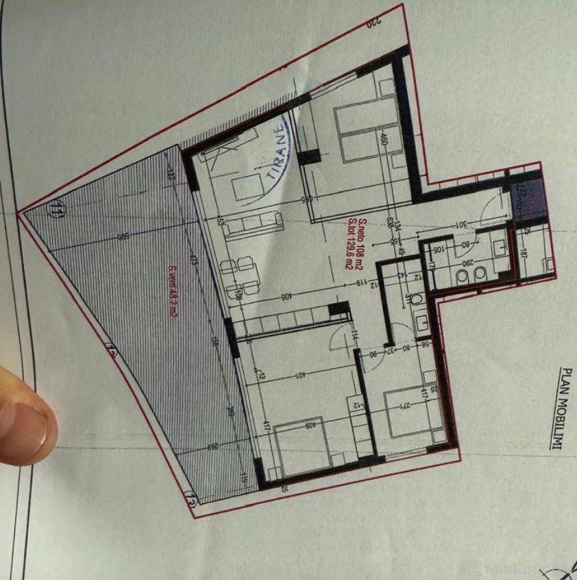 Shitet apartament 3+1