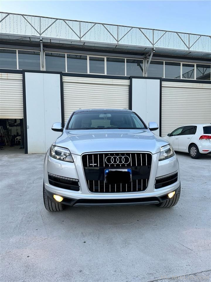 Shitet Audi Q7