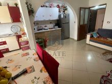 Shitet apartament luksoz 2+1 me pamje fantastike nga deti –