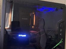 Shes I7-10700, RTX 2070 Super, 24gb RAM + monitor Samsung Od