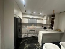 Shitet apartament luksoz 2+1 me pamje fantastike nga deti –