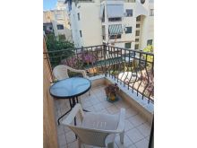 Ky apartament 1+1 ndodhet në katin e dytë të një ndërtese 6-