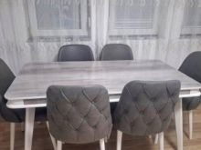 Tavolin me 6 karrika