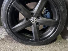 Shes ose i ndërroj fellne numër 17 për VW, Passat B7!