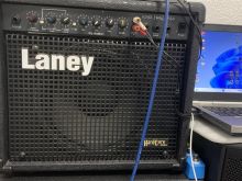 Amplifer   Gitarje LANEY HCM30R