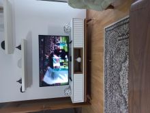 Shitet komoda e televizorit ne gjendje perfekte