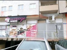 Shitet Lokali 130m² perball Roof Bistro në lagjen Kalabri