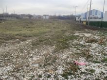 Toka jepet me qera në zhabar përball interex