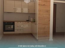 Ofrohet zyra 58m2 me Qira në rrugën C