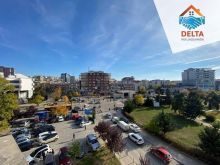 Ofrohet Banesa për zyre 75m² me qira në Qendër.