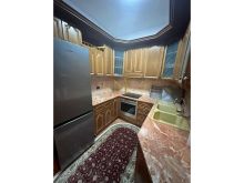 Jepet me qira afatgjate Apartament 2+1 ne plazh prane shkoll