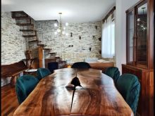Duplex per Qira Tek Kopshti Botanik!