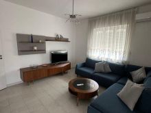 Jepet me qera apartment 2+1 tek Pazari i Ri/600 euro