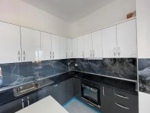 Jepet me qera apartament 2+1  ne kamez ( Perball bashkis )