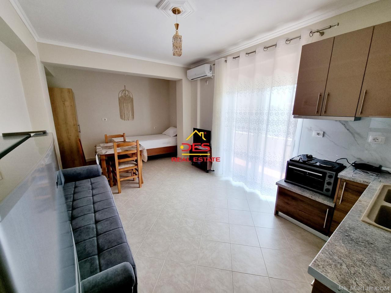 JEPET ME QERA STUDIO NE SARANDE - thumbnail 3