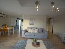 SHESIM DUPLEX 2+1+2+VERANDE NE LEZHE, QENDER