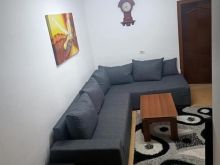 Jepet me qera apartament 1+1 tek Komuna e Parisit/40,000 ALL