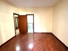 Jepet me qera apartament 2+1+2 tek Komuna e Parisit.