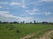 Hoteli Gjuetise, Shitet 10.000 m2 Toke