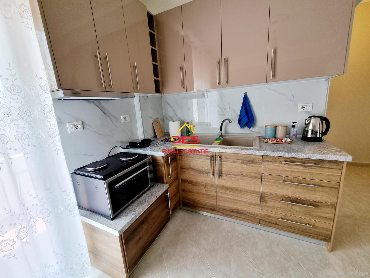 JEPET ME QERA STUDIO NE SARANDE - thumbnail 5