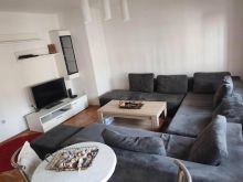Ipet me qira banesa 2 dhomeshe 72m2. Fushe Kosov Rr.Dardania