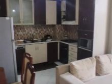 Jepet me qera apartament 2+1+2 me 2 ballkone ne Astir/ 400 €