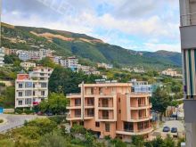Shitet Apartament 2+1 Ne zemer te Lungomares Vlore