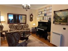 Shitet Apartament 3+1+2 ne Qender, Durres !