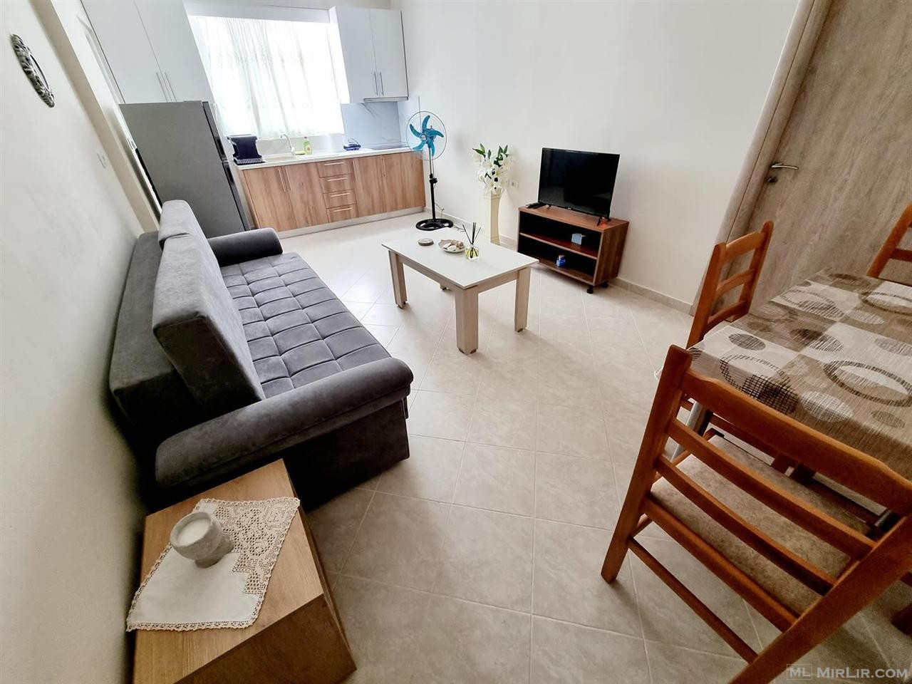 JEPET ME QERA APARTMENT 1+1 NE SARANDE - thumbnail 2