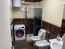 Jepet me qera apartament 4+1+2 tek Pazari i Ri