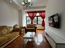 Jepet me qera apartament 1+1 tek rrethrrotullimi i Shkozes/ 