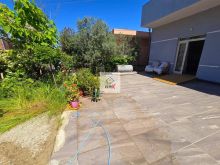 JEPET ME QERA APARTAMENT 2+1 PRANE STADIUMIT, DURRES