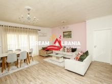Super Apartament/ZYRE 3+1+2wc+2Ballkone me qera ne Qender
