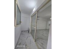 068 439 4200 Apartament 1+1 me Qira në Qendër të Durrësit !